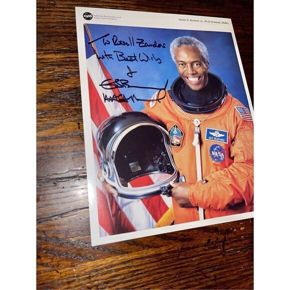 Astronaut Guion Bluford Signed Photograph - Picture 6 of 6